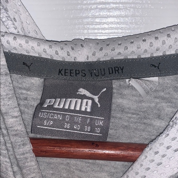 Women’s gray Puma lightweight sweatshirt. - Picture 2 of 3